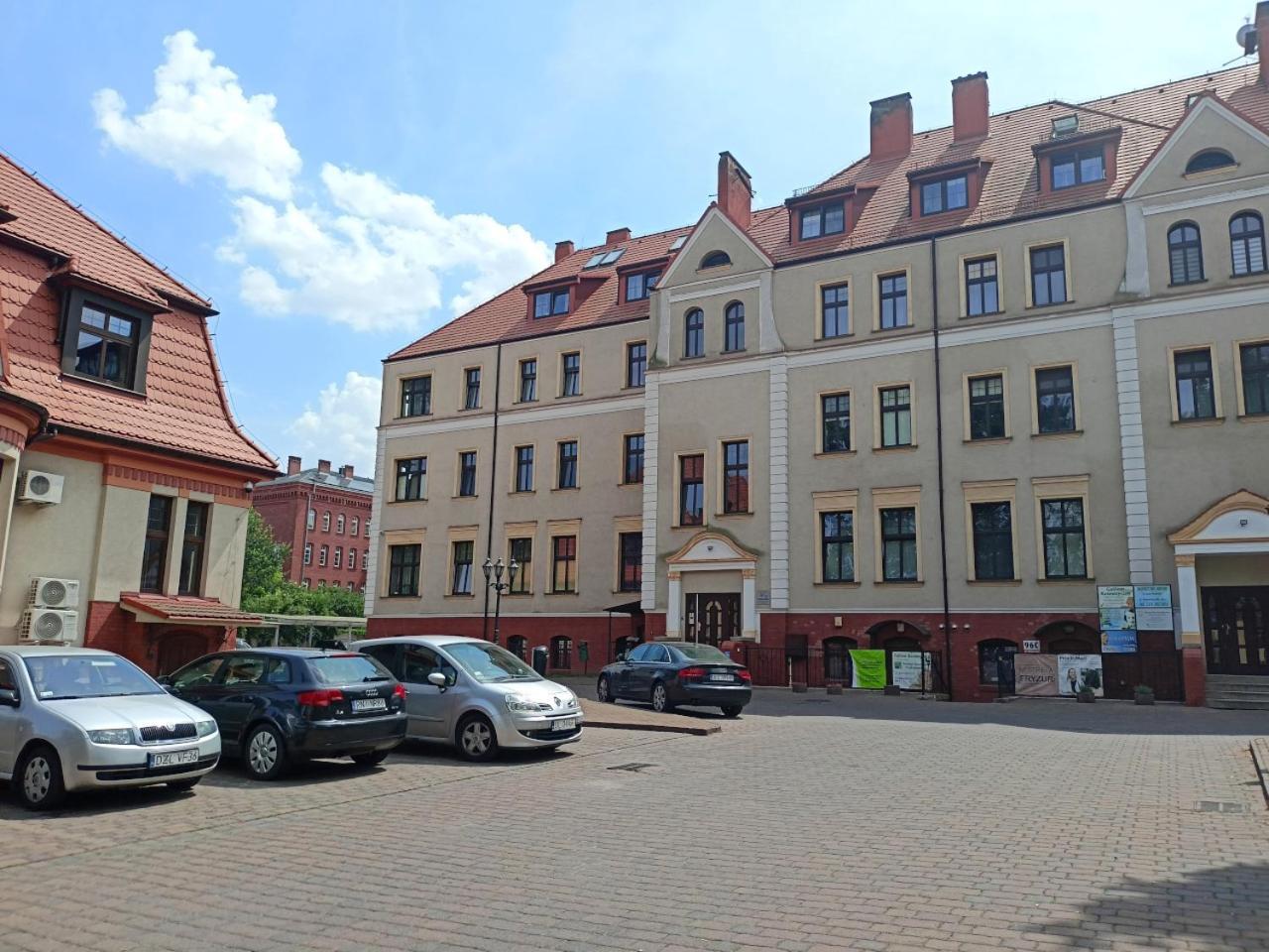 Lemuria Pokoje Hostel Chojnowska A Legnica Exterior foto