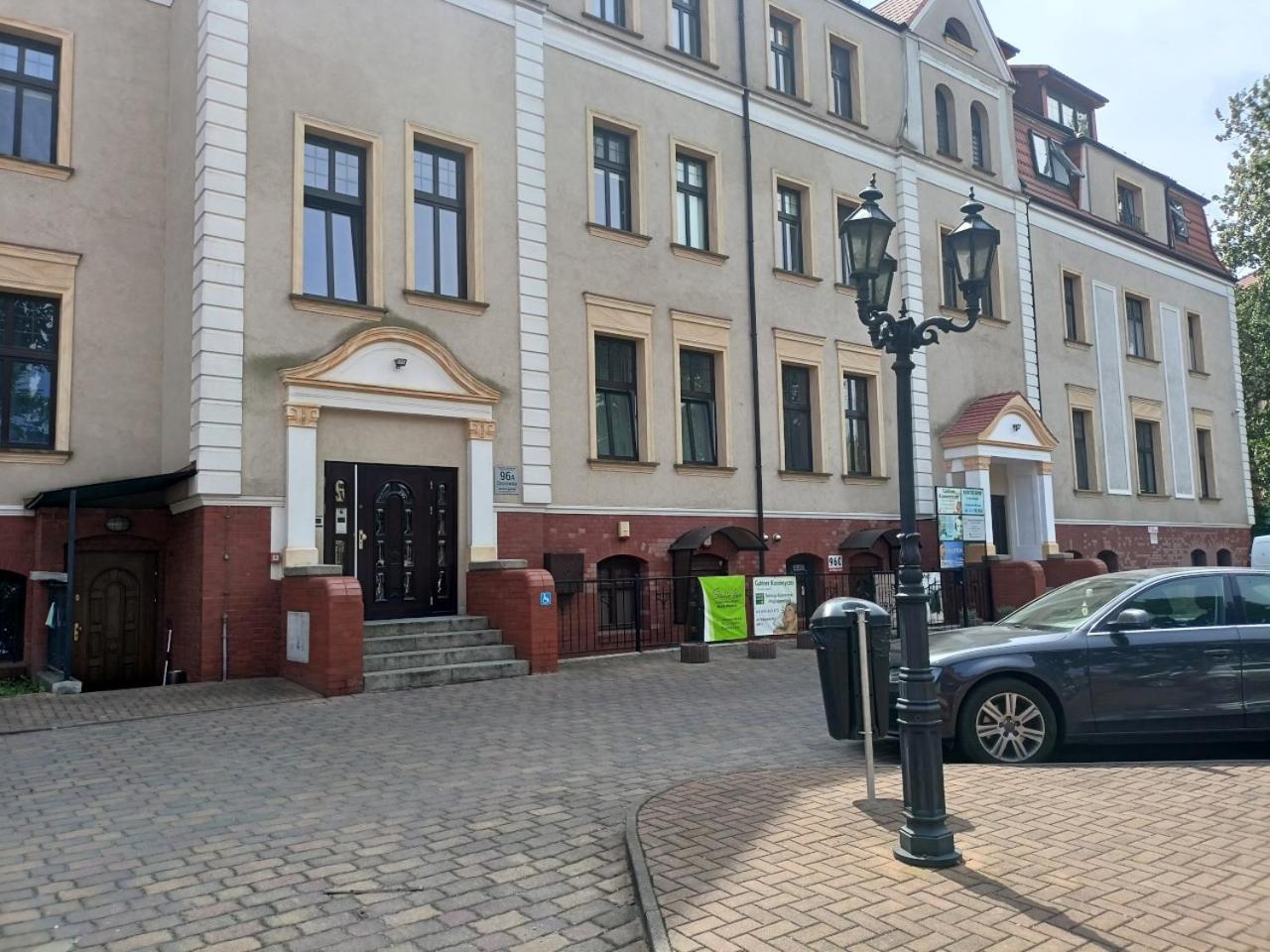 Lemuria Pokoje Hostel Chojnowska A Legnica Exterior foto