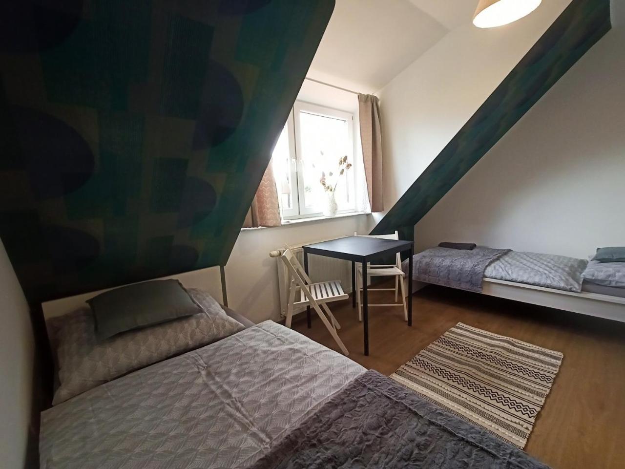 Lemuria Pokoje Hostel Chojnowska A Legnica Exterior foto